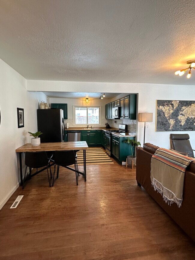 120 Everett Dr, Colorado Springs, CO 80911 - photo 4