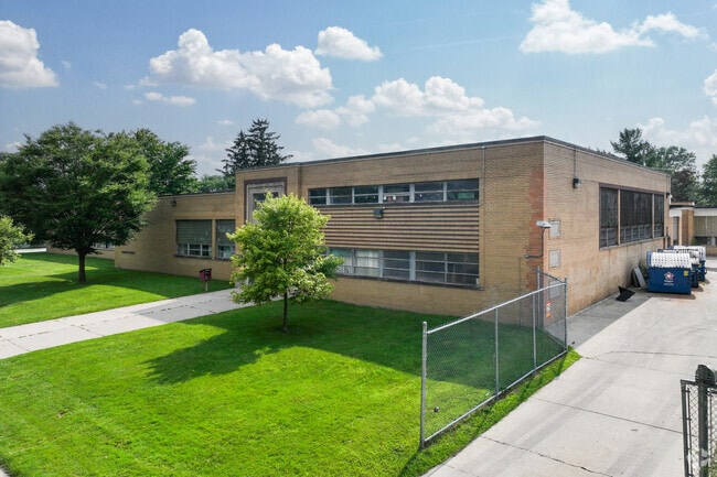 Ann Arbor Trail Magnet School Front