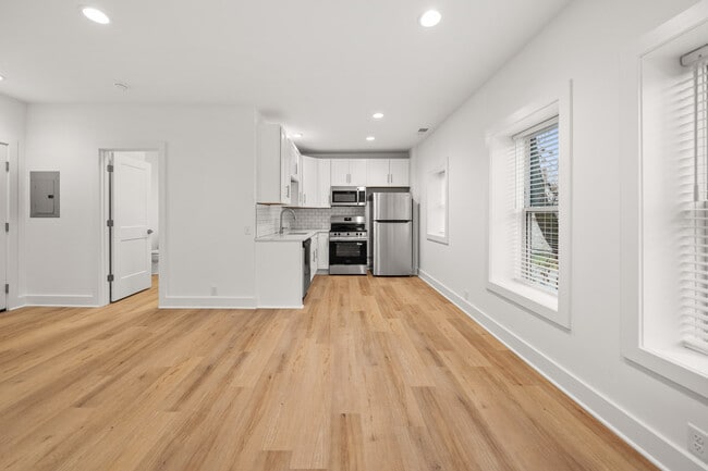 4245 Troost Ave unit 1, Kansas City, MO 64110 - photo 2