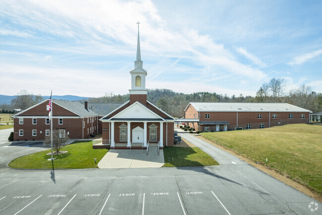 There are also many places of worship throughout Etowah.