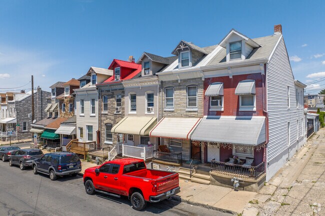 Row Homes in Northeast Reading include brick, stone and siding.