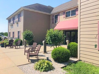 957 James St, Galena, IL 61036