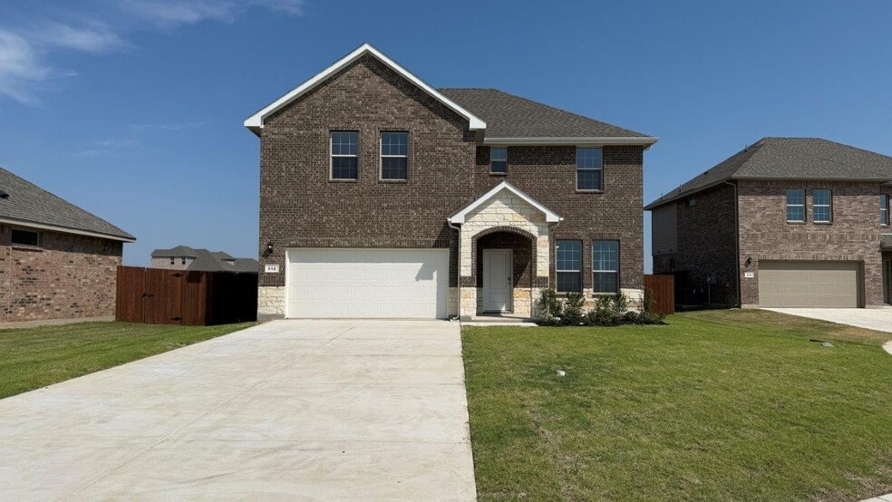 312 Gallant Man Ct, Granbury, TX 76049 - photo 1