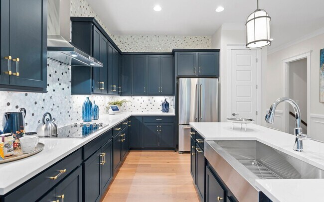 9381 Crestview Ridge Dr, Bristow, VA 20136 - photo 6