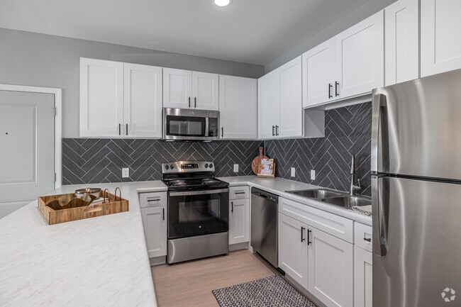 1BR, 1BA - 718SF - Kitchen