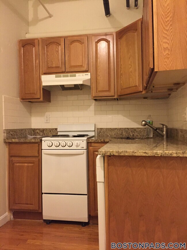 115 St Stephen St unit B-2, Boston, MA 02115 - photo 2