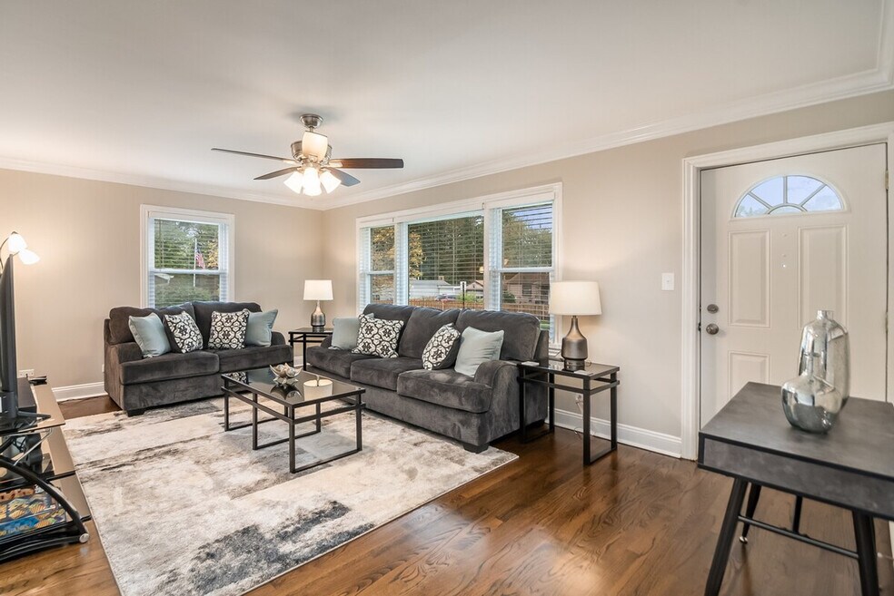 649 Edgebrook Terrace unit ID1285083P, Elgin, IL 60120 - photo 1