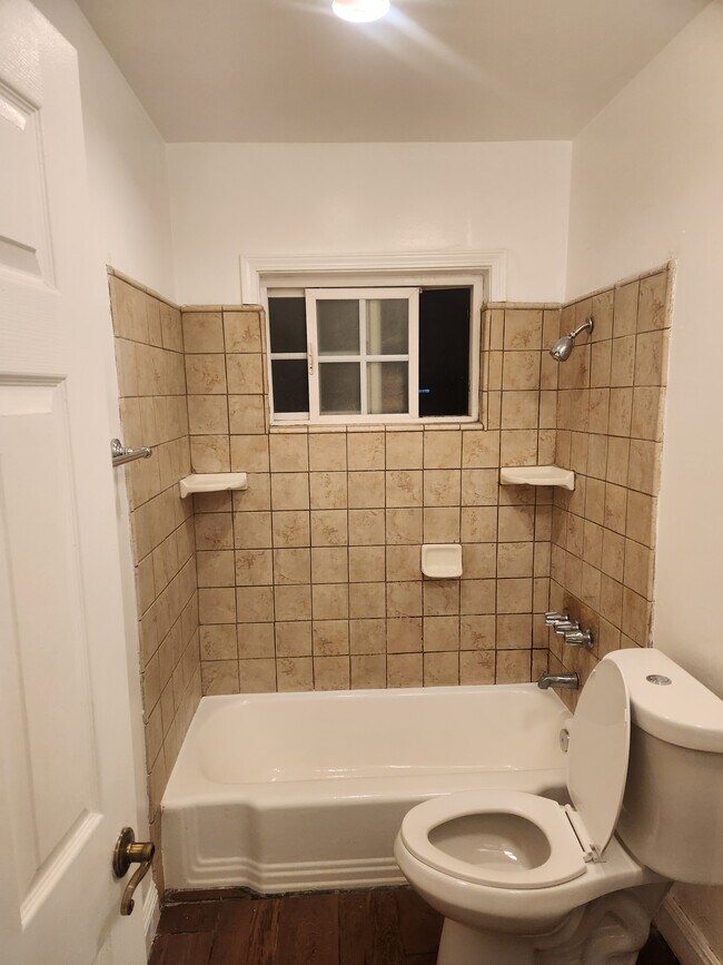 11860 Truro Ave unit 11860 Truro D, Hawthorne, CA 90250 - photo 7