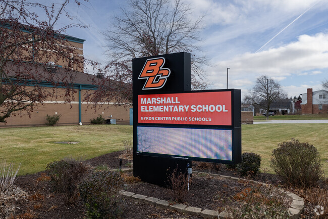 Marshall Elementary School, Sign.