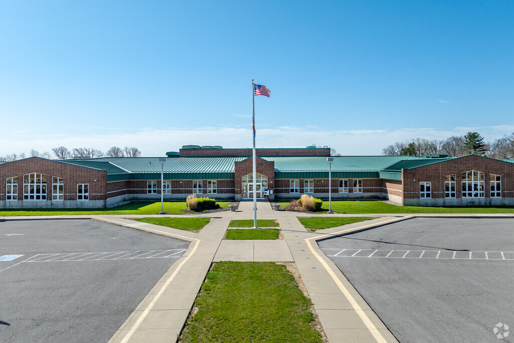 Navin Elementary School, Rankings & Reviews - Homes.com