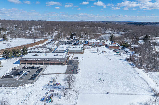 Find great teachers at Redding Elementary School at 33 Lonetown Rd, Redding, CT 06896.