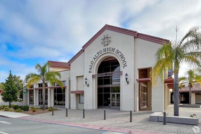 Niche rates Palo Alto High School in Downtown North an A+.