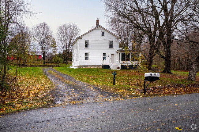 Driveways are common amenities for homeowners in the area.