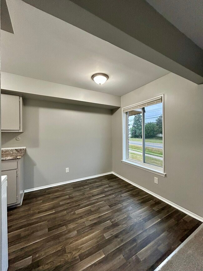 Old Goddard Apartments, Allen Park, MI 48101 - photo 6