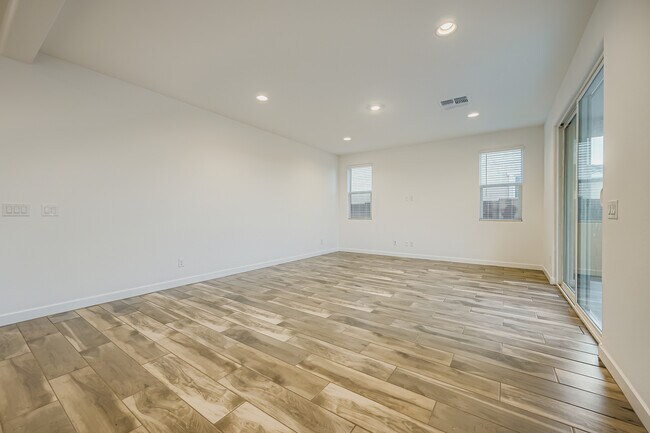 8331 E Petunia Ave, Mesa, AZ 85212 - photo 3