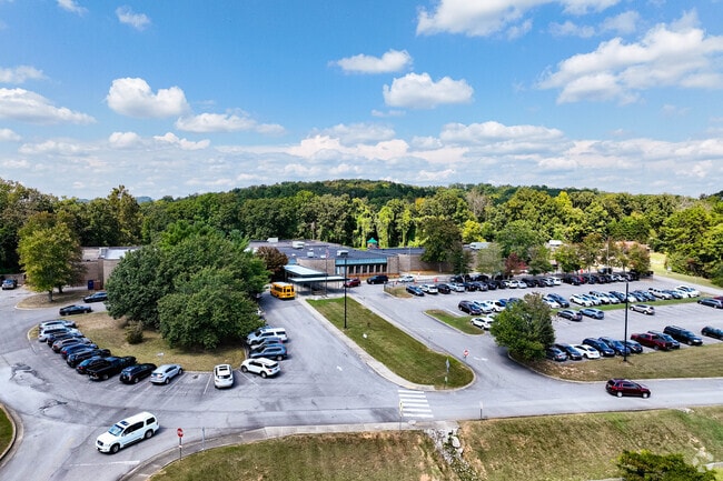 Lenoir City Elementary School received a grade of B- from Niche.