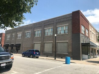 204 N 4th St, Moberly, MO 65270