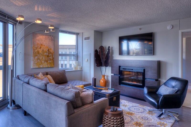 571 N State St, Chicago, IL 60654 - photo 1