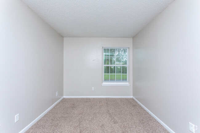 3BR, 2BA - 1,205 SF