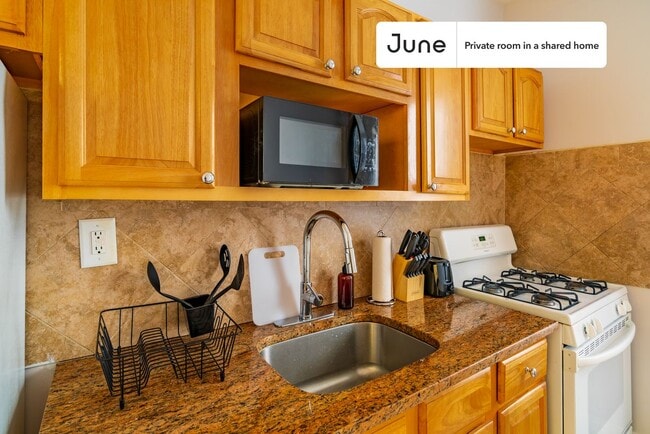 579 61st St unit A, New York City, NY 11220 - photo 6