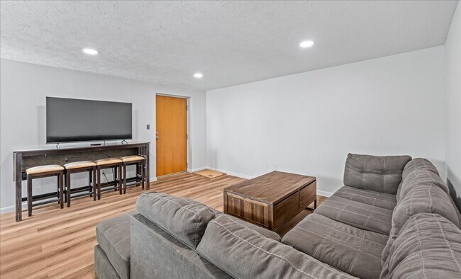 120 S 38th Ave unit 36, Omaha, NE 68131 - photo 4