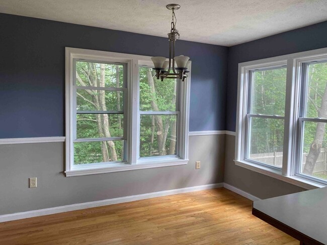 Dining Room, lots of light