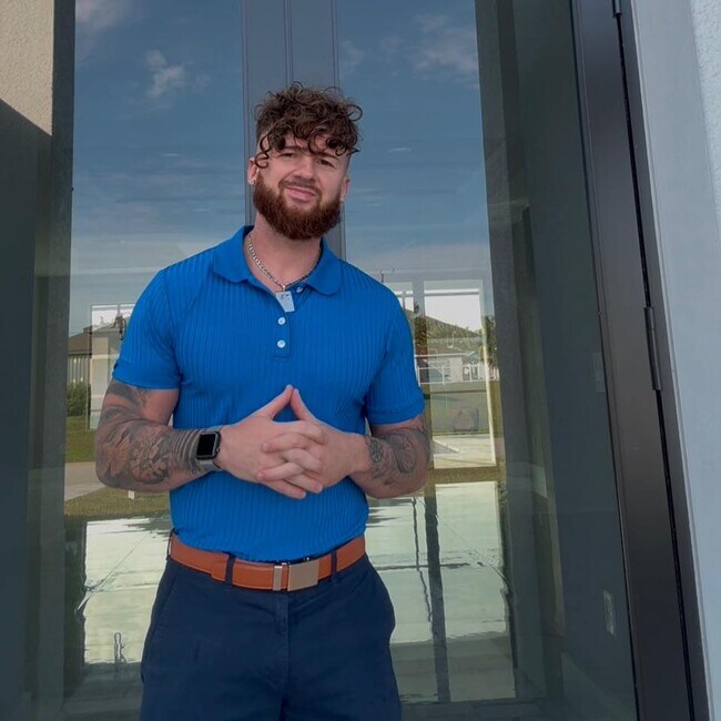 Agent Photo
