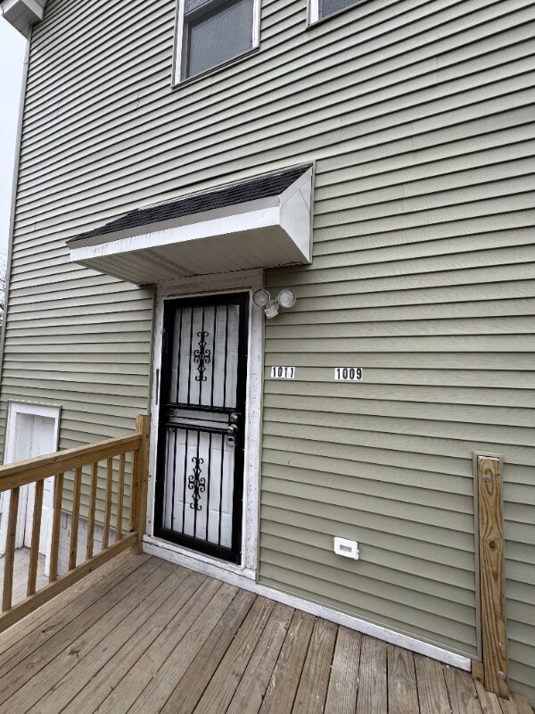 1011 S 11th St, Milwaukee, WI 53204