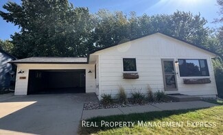 2700 S Bernhaven Ave, Sioux Falls, SD 57110