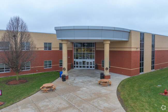 Your kids will enjoy learning in the inspring atmosphere of Richland Elementary School.