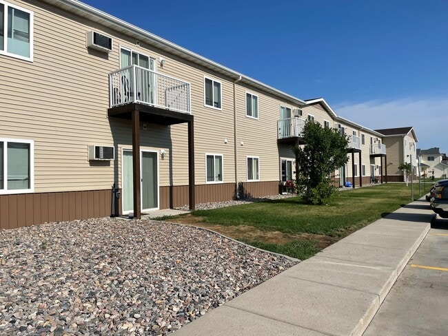 Paramount at the Bluffs Apartments, Minot, ND 58701 - photo 5