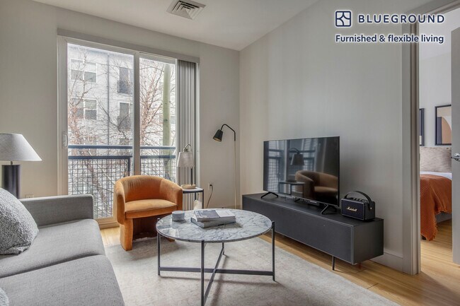 320 D St unit FL2-ID984, Boston, MA 02127 - photo 4