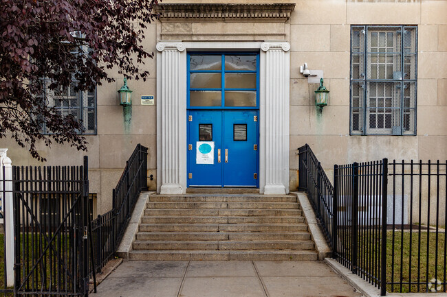 PS 24 Andrew Jackson School is located in Queens, NY.