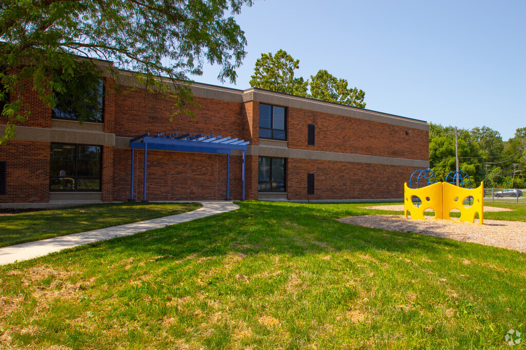 Lindley Elementary School building in Interurban Acres.