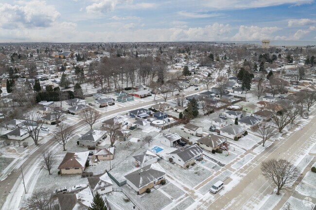 The community is quiet, making it an ideal spot for families.