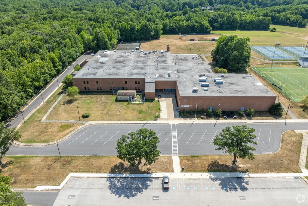 Central Middle School in Edgewater has 1,345 students.