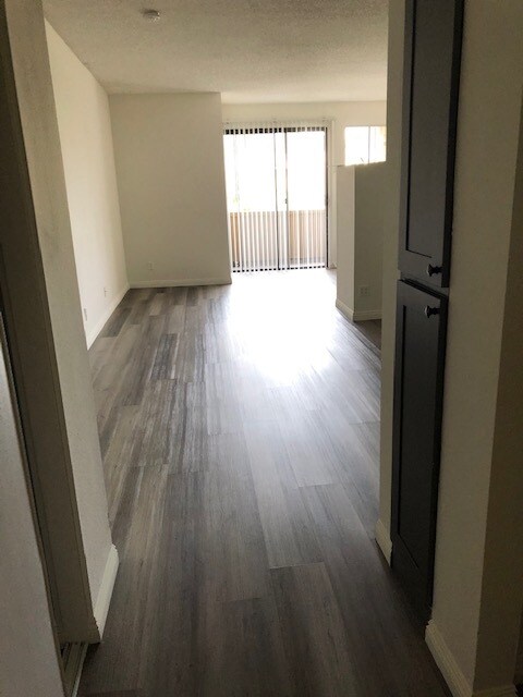 1339 N Sycamore Ave unit 313, Los Angeles, CA 90028 - photo 4