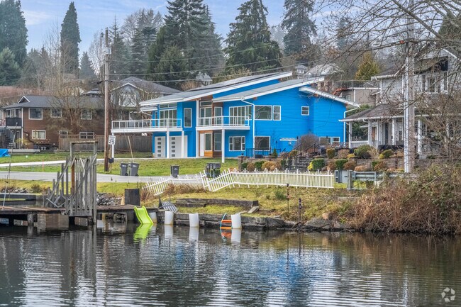 Old Town Lake Stevens offers great lake front properties for you to bring your family.