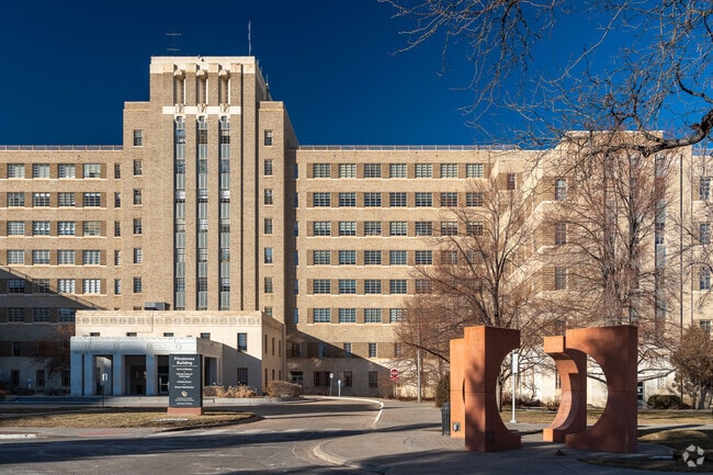 Anschutz Medical Campus is a large employer near Lynn Knoll.