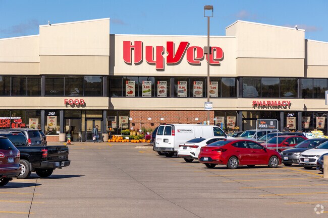 The residents of Ginger Hill can run down to Hy-Vee for their grocery needs.