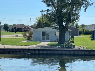 1924 S Stover Dr, Port Clinton, OH 43452