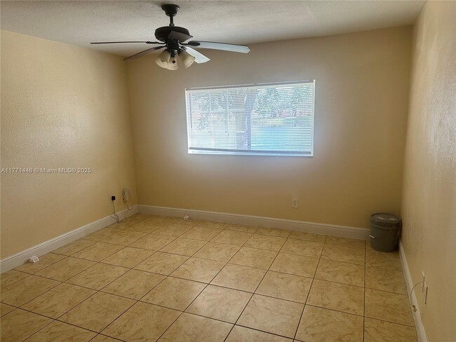 3670 N 56th Ave, Hollywood, FL 33021 - photo 2