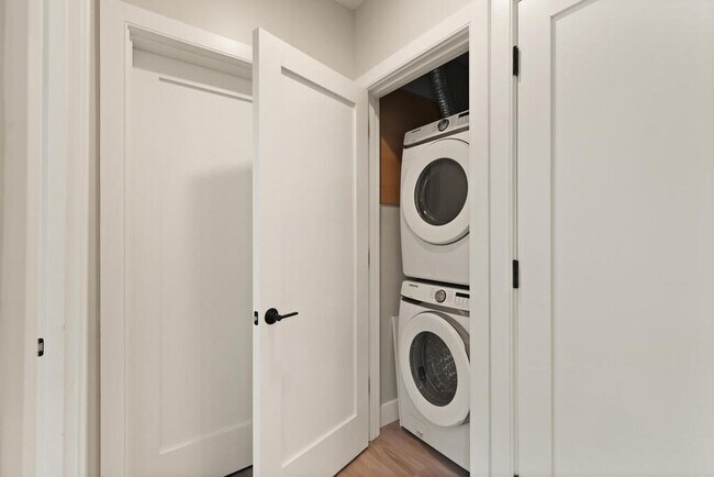 211 Green St unit 304, Jamaica Plain, MA 02130 - photo 7