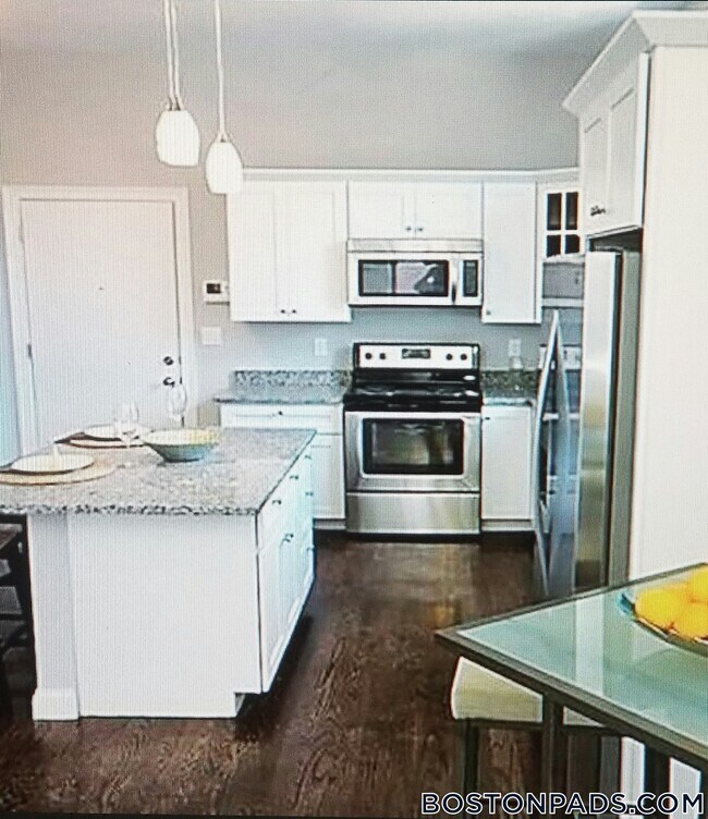 10 Merrymount Rd unit 306, Quincy, MA 02169 - photo 2