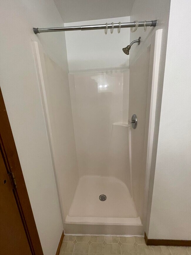 216 E 3rd St unit 2, Winona, MN 55987 - photo 6