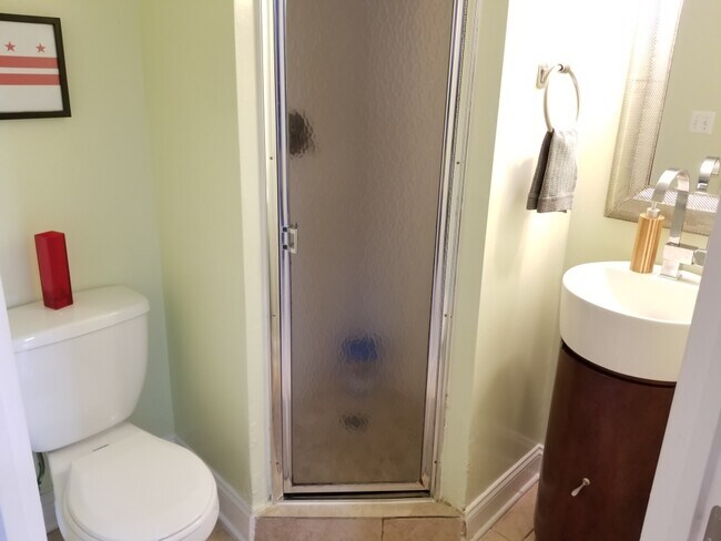 632 Lamont St NW unit B, Washington, DC 20010 - photo 6