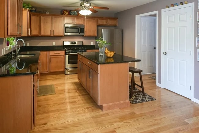 11 Taylor St, Saugus, MA 01906 - photo 4