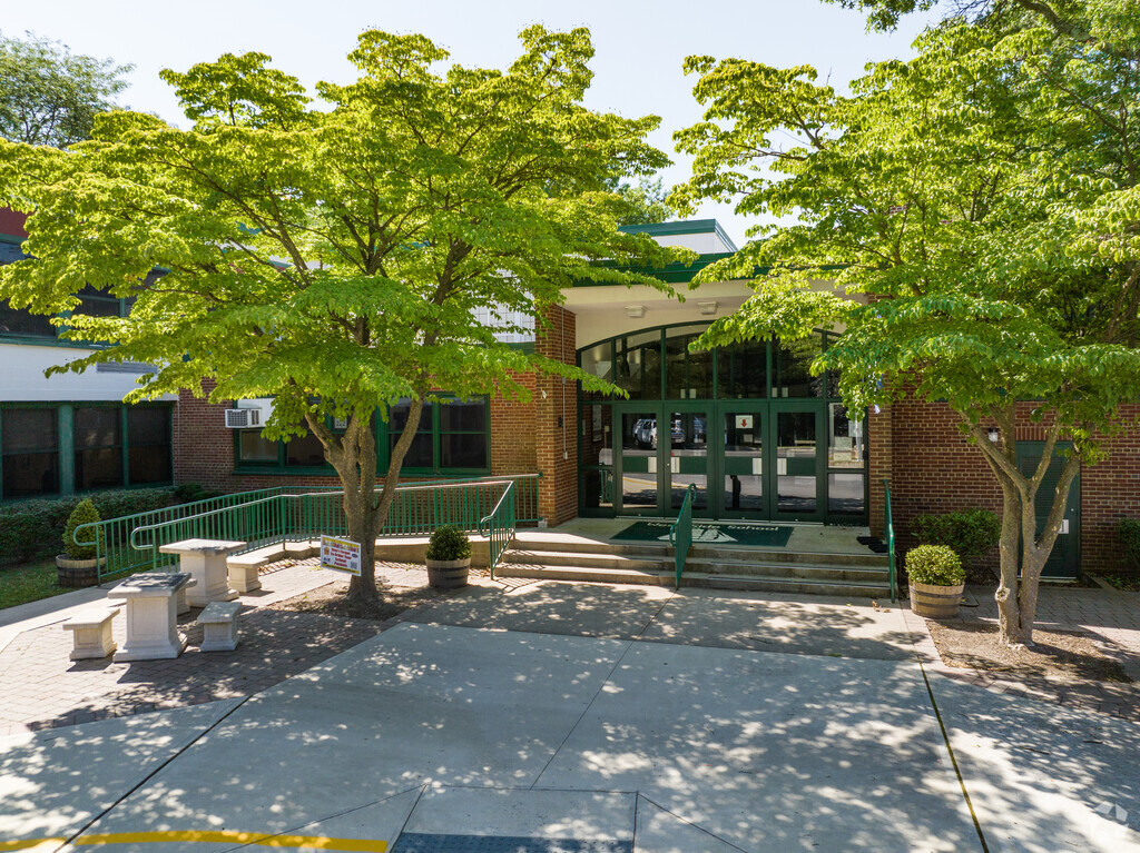 West Side Elementary is a public institution.