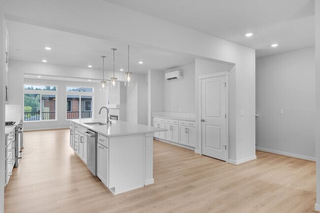 13216 NE 127th Way unit C, Kirkland, WA 98034 - photo 7