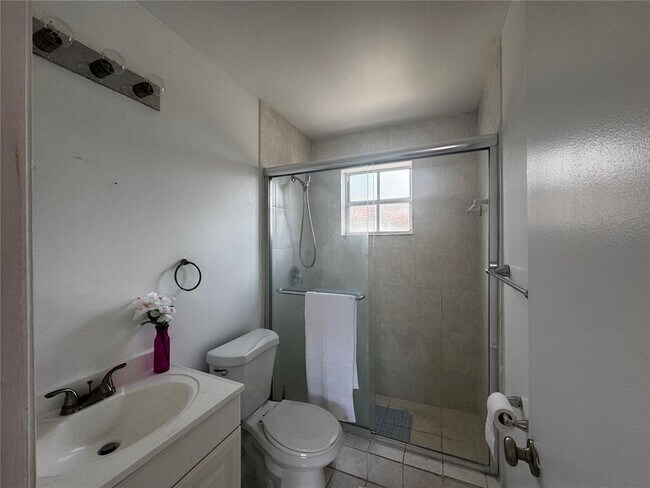 334 SW 86th Ave unit 206, Pembroke Pines, FL 33025 - photo 6